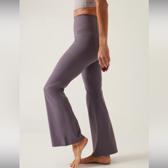 Athleta Salutation Stash Flare Pant // Dusk Violet - Picture 2 of 7